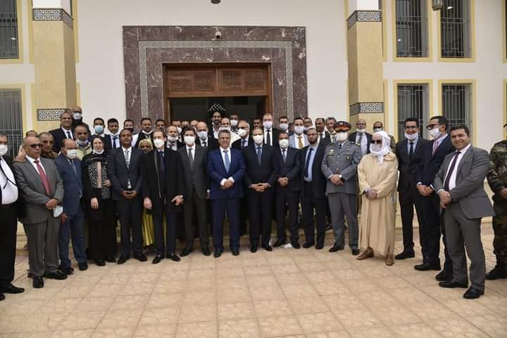 بالصور وزير العدل عبد اللطيف وهبي يحل بمدينة طرفاية لاعطاء انطلاق أول جلسة رسمية بمركز القاضي المقيم