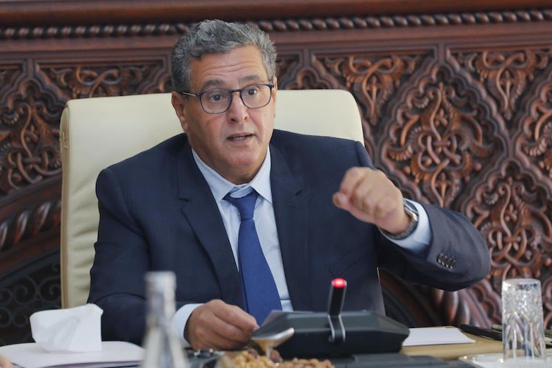 أخنوش يستنفر الإدارات للتقيد بالتدابير الصحية