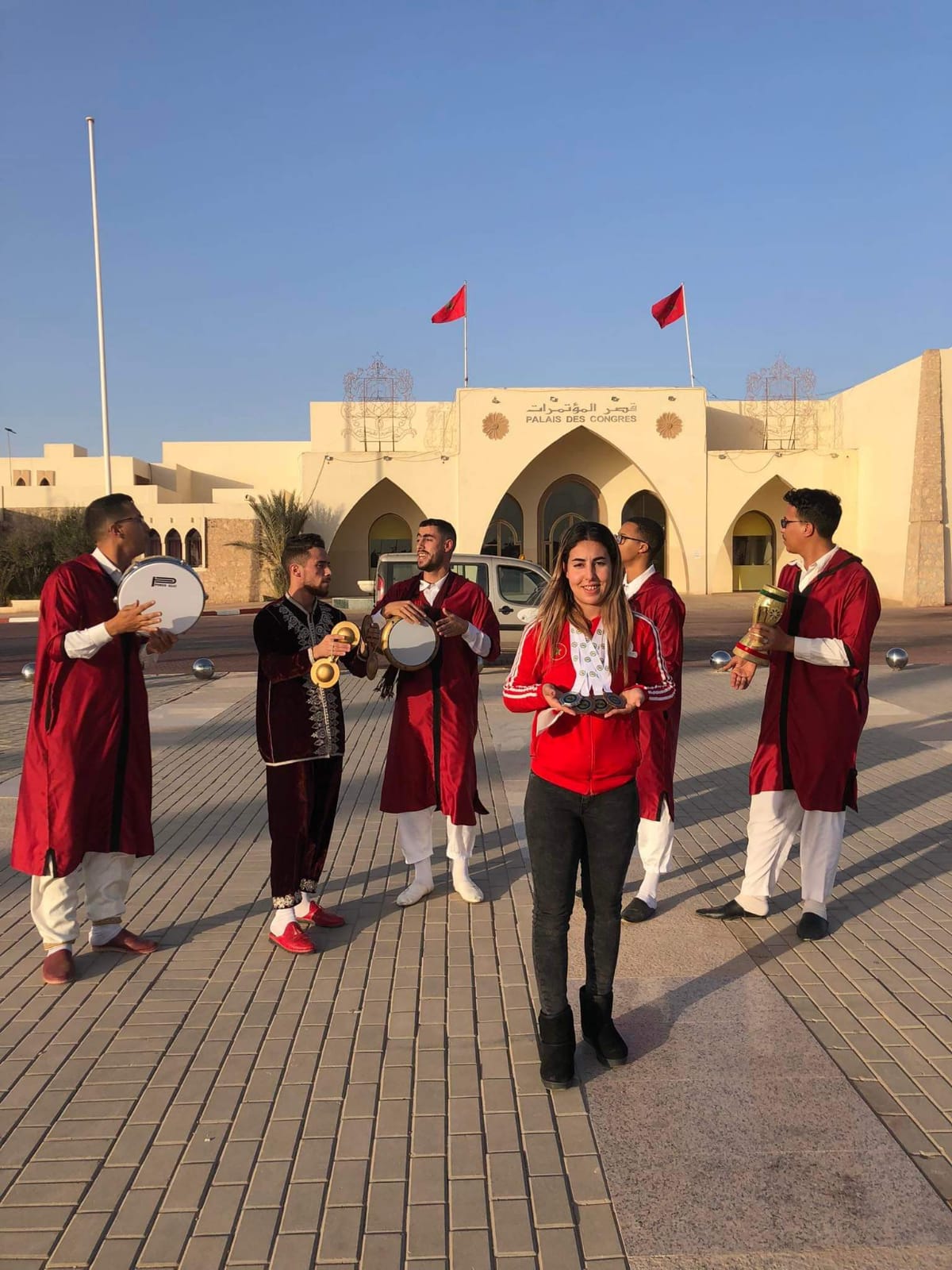 العيون تحتفي بحكيمة البغراوي بعد تتويجها بأربع ميداليات في البطولة العربية بمصر