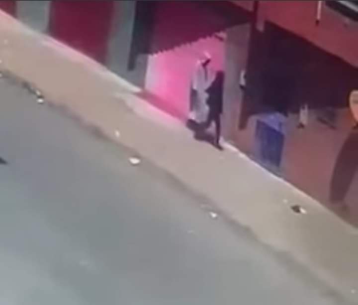 توقيف أحد المشتبه فيهما البالغ من العمر 58 سنة، فيما لازالت الأبحاث والتحريات متواصلة قصد إيقاف المشتبه فيه الثاني بعدما تم تشخيص هويته