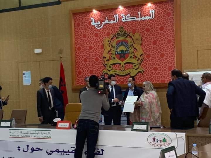السيد ابراهيم بن إبراهيم عامل اقليم بوجدور يترأس بقاعة الاجتماعات الكبرى لقاء تقييميا لمشروع الدعم المدرسي