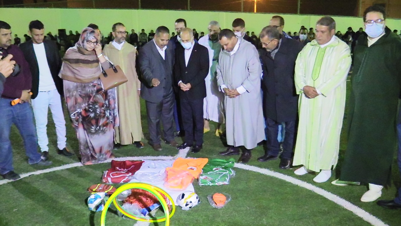 السمارة .. عامل الإقليم يقص شريط دوري رمضان في كرة القدم المصغرة