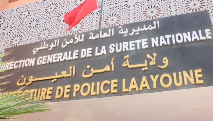 إيقاف شخصين أحدهما من ذوي السوابق القضائية، وذلك لإشتباه تورطهما في قضية تتعلق بالهجوم على مسكن الغير، الضرب والجرح والتهديد بواسطة أسلحة بيضاء وحيازتها مع السكر العلني البين