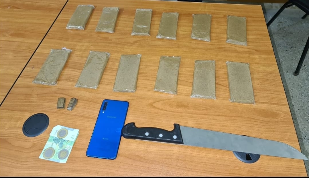 العيون : توقيف شخص من أجل قضية تتعلق بالحيازة والاتجار في المخدرات