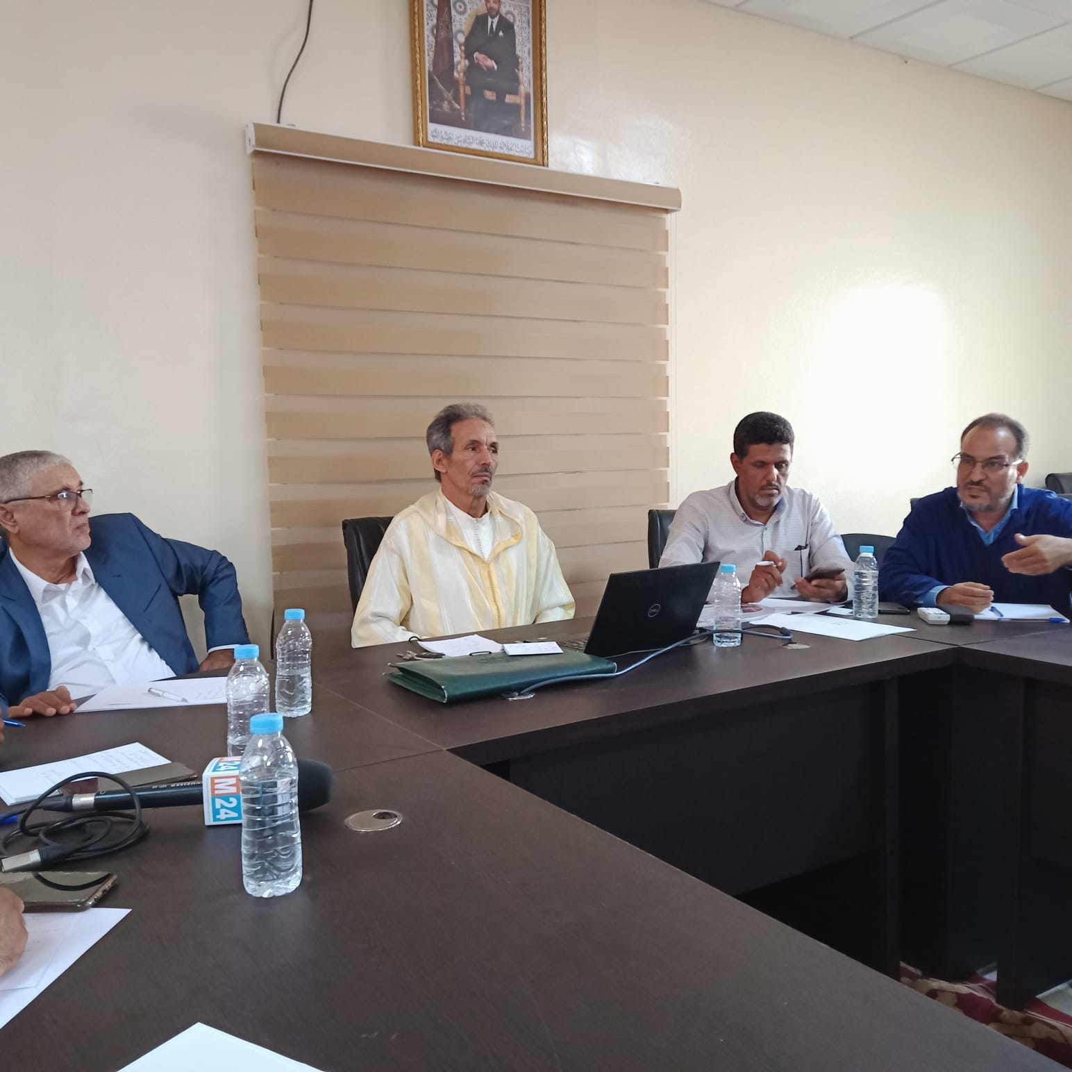 مدير الأكاديمية الجهوية للتربية والتكوين لجهة العيون الساقية الحمراء يعقد ندوة صحفية حول نتائج البكالوريا