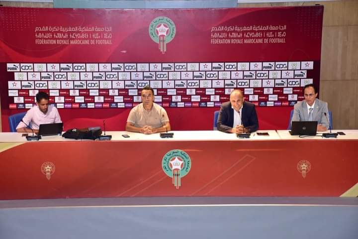 العصبة الوطنية لكرة القدم الاحترافية تنظم يوما ددراسيا