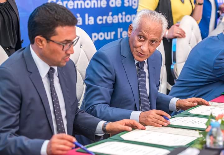 حفل توقيع اتفاقية بين المندوبية العامة لإدارة السجون وإعادة الإدماج وعمالة تاونات والمجلس الإقليمي لتاونات والمجلس الجماعي لعين عائشة، والمؤسسة الإقليمية للتنمية الاقتصادية والاجتماعية بإقليم تاونات ومؤسسة محمد السادس لإعادة إدماج السجناء وإحدى شركات القطاع الخاص