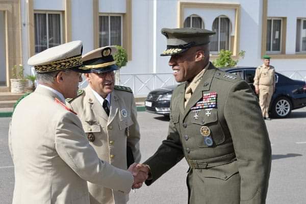 الوزير المنتدب لدى رئيس الحكومة المكلف بإدارة الدفاع الوطني يستقبل بمقر إدارة الدفاع الوطني الجنرال مايكل لونغلي قائد القيادة الأمريكية في إفريقيا (أفريكوم)