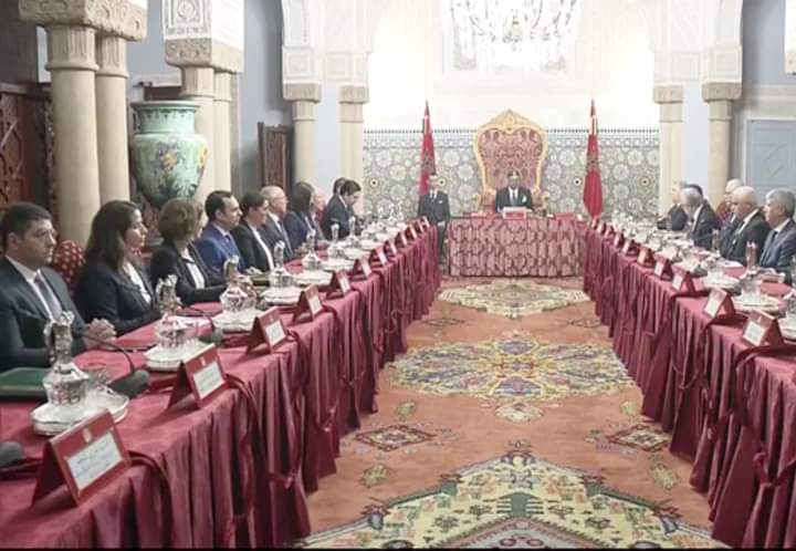 صاحب الجلالة الملك محمد السادس نصره الله مرفوقا بولي العهد صاحب السمو الملكي الأمير مولاي الحسن يترأس مجلسا وزاريا خصص للتداول في التوجهات العامة لمشروع قانون المالية برسم سنة 2023