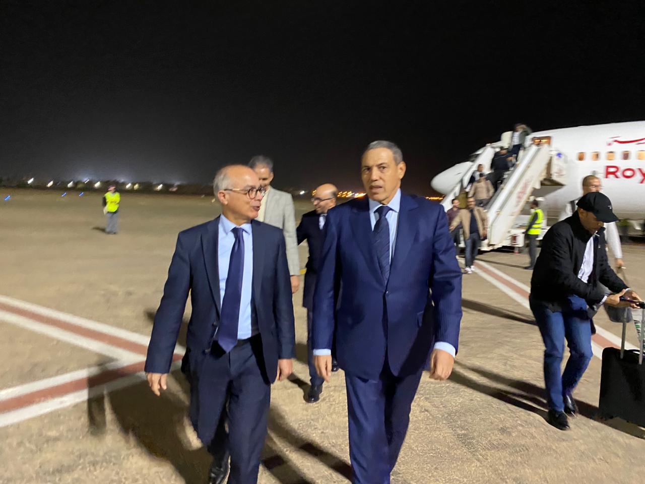 والي العيون يستقبل شكيب بن موسى بالعيون
