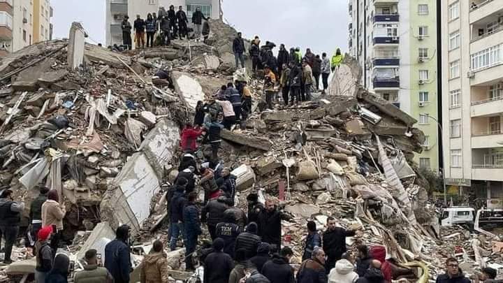 زلزال تركيا الحصيلة تزداد يوما تلو الآخر
