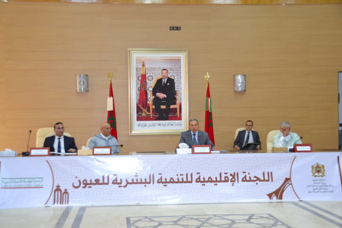 بحضور والي ولاية جهة العيون الساقية الحمراء بيكرات وولد الرشيد …انعقاد اجتماع اللجنة الإقليمية للتنمية البشرية بالعيون