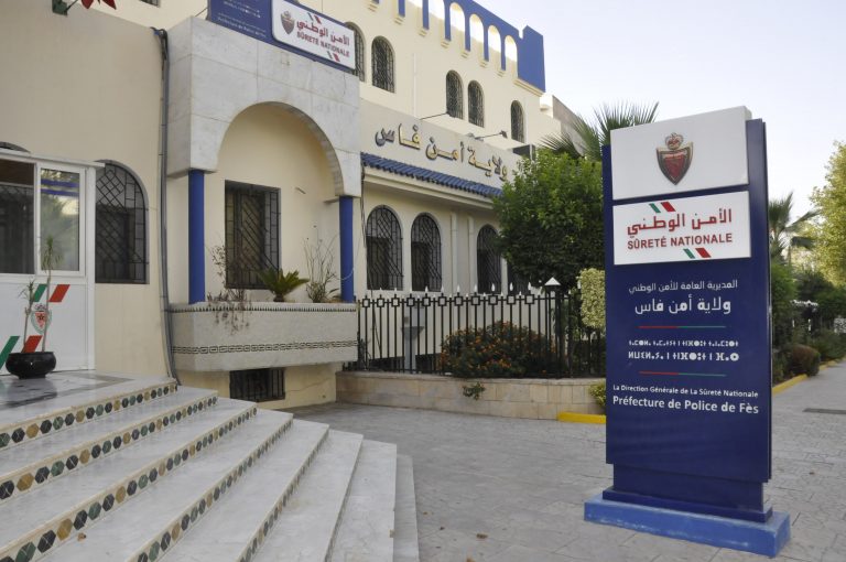 ممارسة الابتزاز المقرون بالعنف والتهديد بارتكاب جنايات وجنح ضد الأشخاص والممتلكات تجر أشخاص للتوقيف