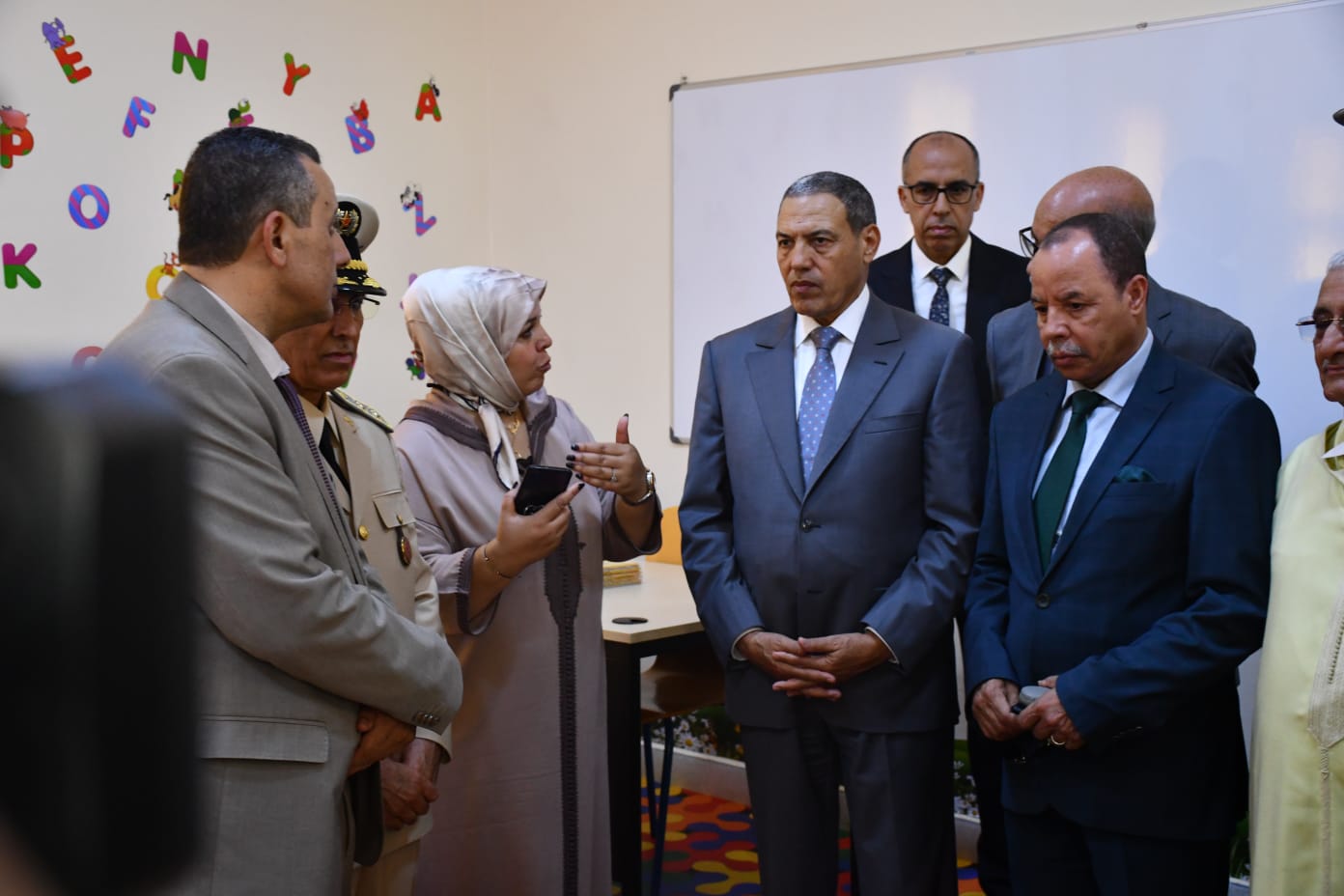 والي جهة العيون الساقية الحمراء يزور العصبة المغربية لحماية الطفولة