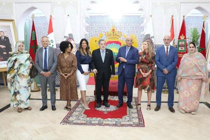 وفد من البيرو في ضيافة رئيس المجلس الجماعي للعيون