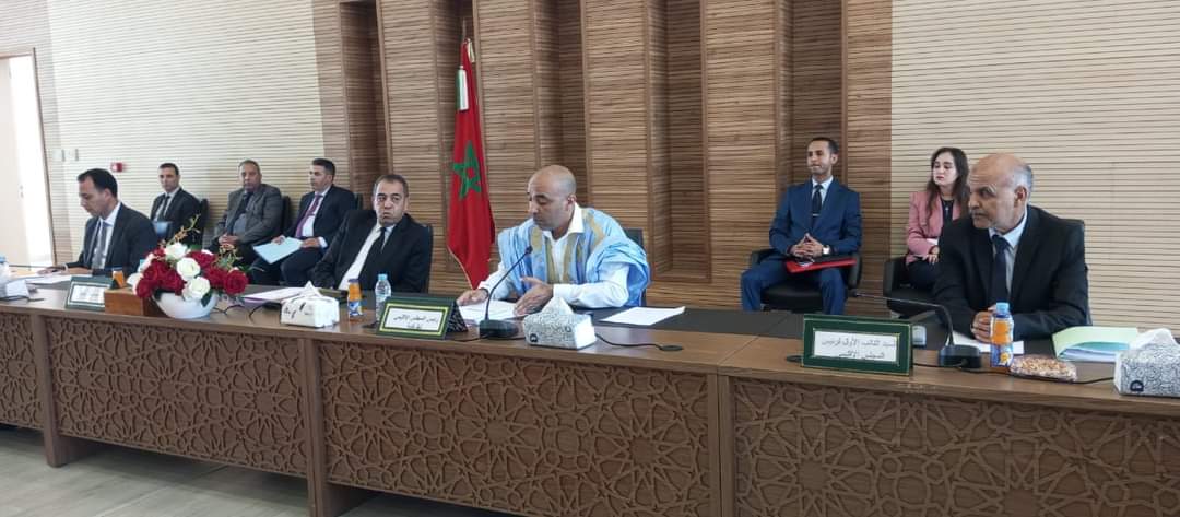 طرفاية: المجلس الاقليمي يعقد دورته العادية ويصادق بالاجماع على نقاط الدورة