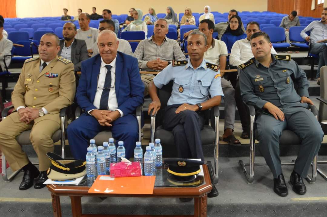 كلميم: المدرسة العليا للتكنولوجيا تنظم ندوة علمية حول موضوع: “مخاطر الزلازل وكيفية التعامل معها وتدبير الاضرار المترتبة عنها”