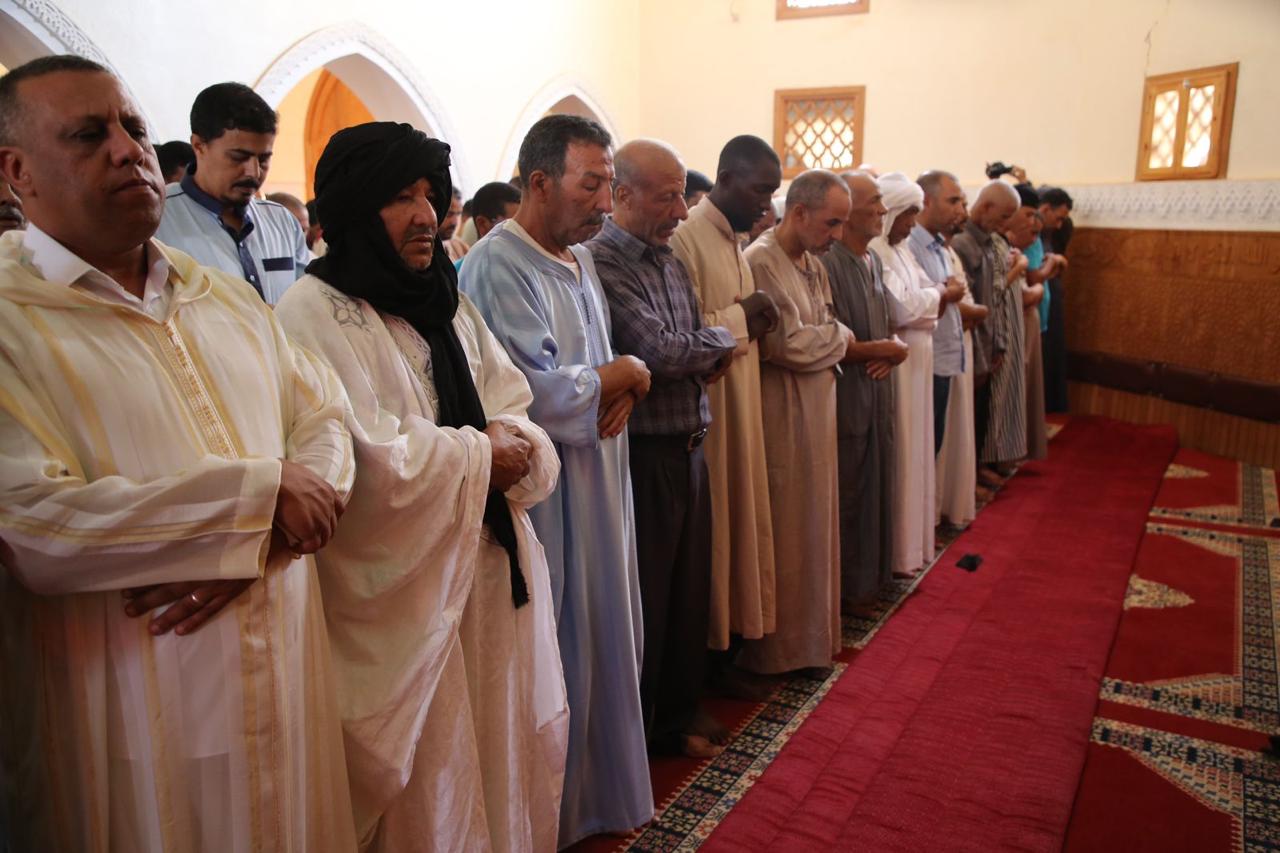 المغاربة يؤدون صلاة الغائب داخل الوطن وخارجه على “ضحايا الزلزال”