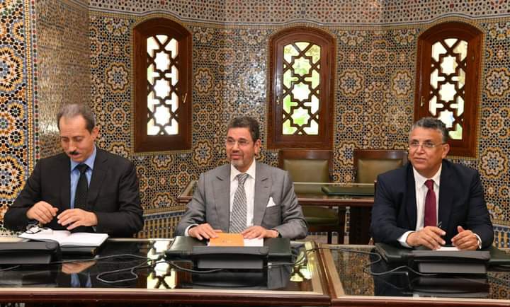 مصدر مطلع : ما يتم تداوله ببعض الحسابات الفيسبوكية حول الصيغة الجديدة لمدونة الأسرة هو كذب و بهتان و إفتراء متعمد من طرف جهات مشهود لها بنشر الأباطيل و الإشاعات المغرضة