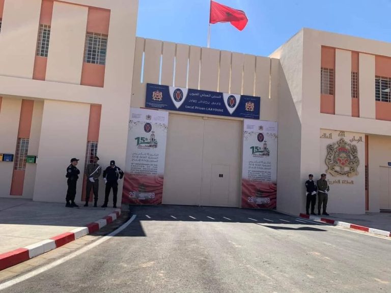 العيون.. استنفار أمني بالمدخل الشمالي للمدينة