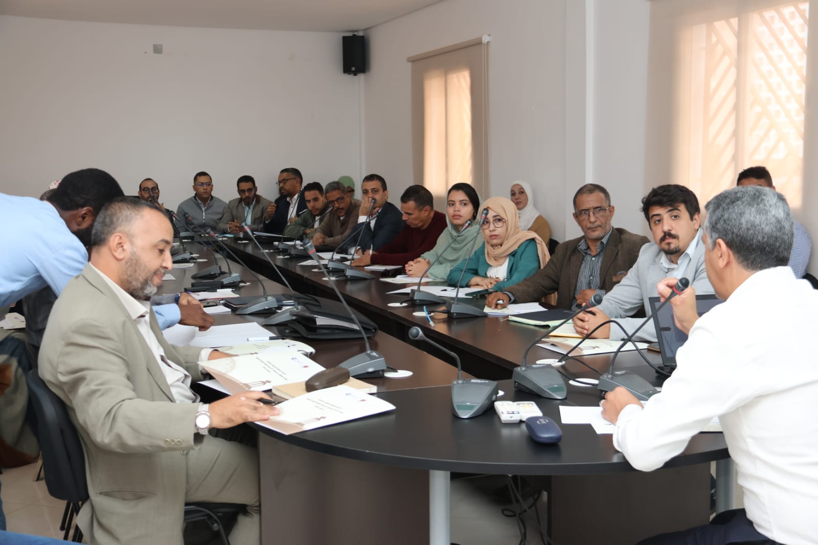 المجلس الإقليمي بالعيون ينظم ندورة تكوينية لفائدة موظفي المجلس