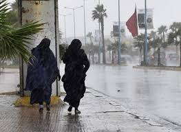 حالة الطقس : أجواء ممطرة وانخفاض درجات الحرارة