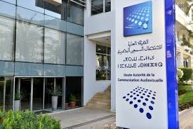 “الهاكا” تنذر “راديو إم إف إم” بسبب عبارة لضيف مسيئة لرجال ونساء التعليم
