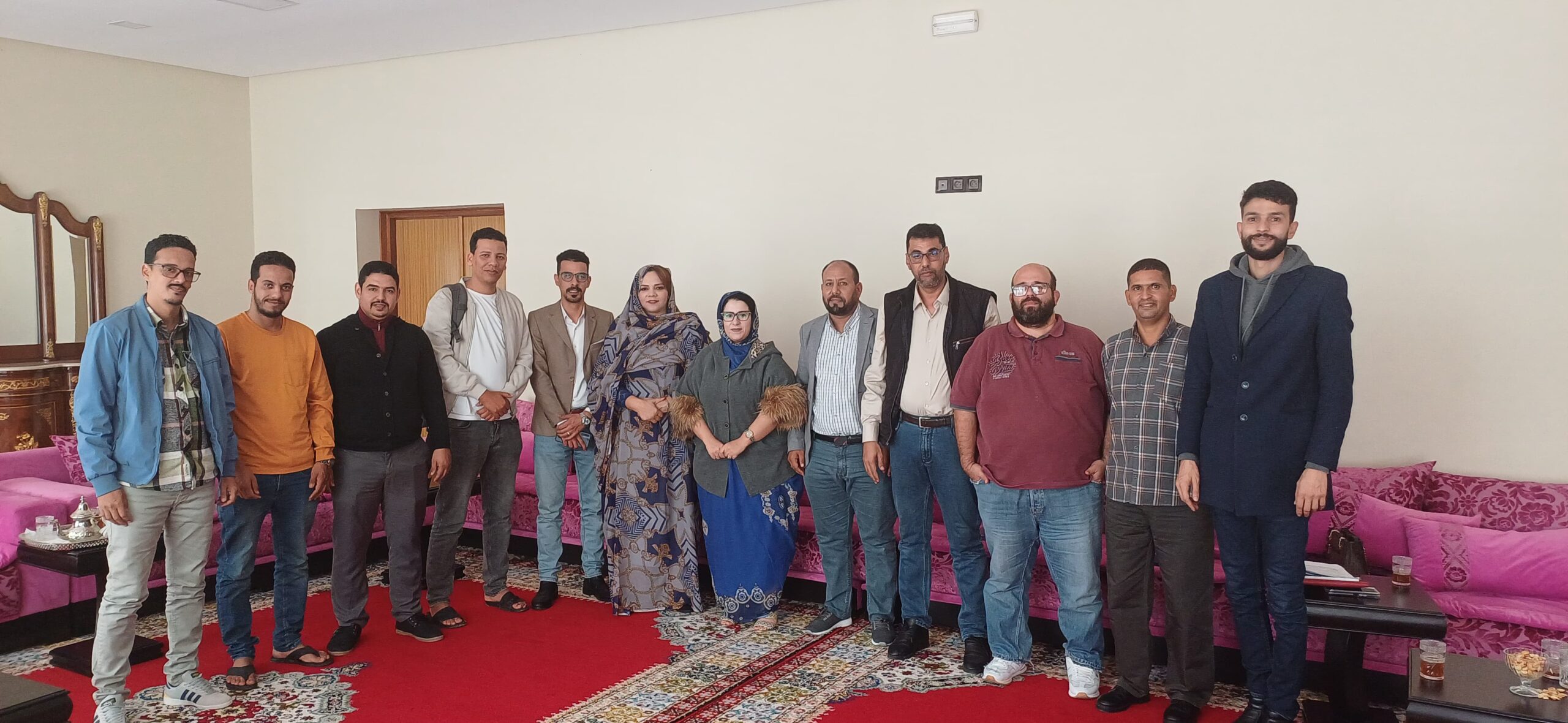 النائبة البرلمانية رباب عيلال تلتقي أعضاء من الفيدرالية المغربية لناشري الصحف فرع العيون